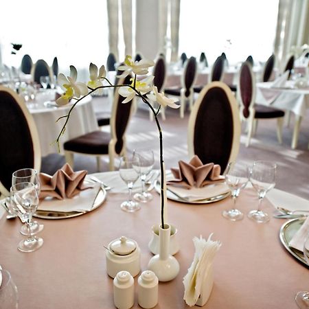 Hotel Prezydencki 3-Star Rzeszów Esterno foto