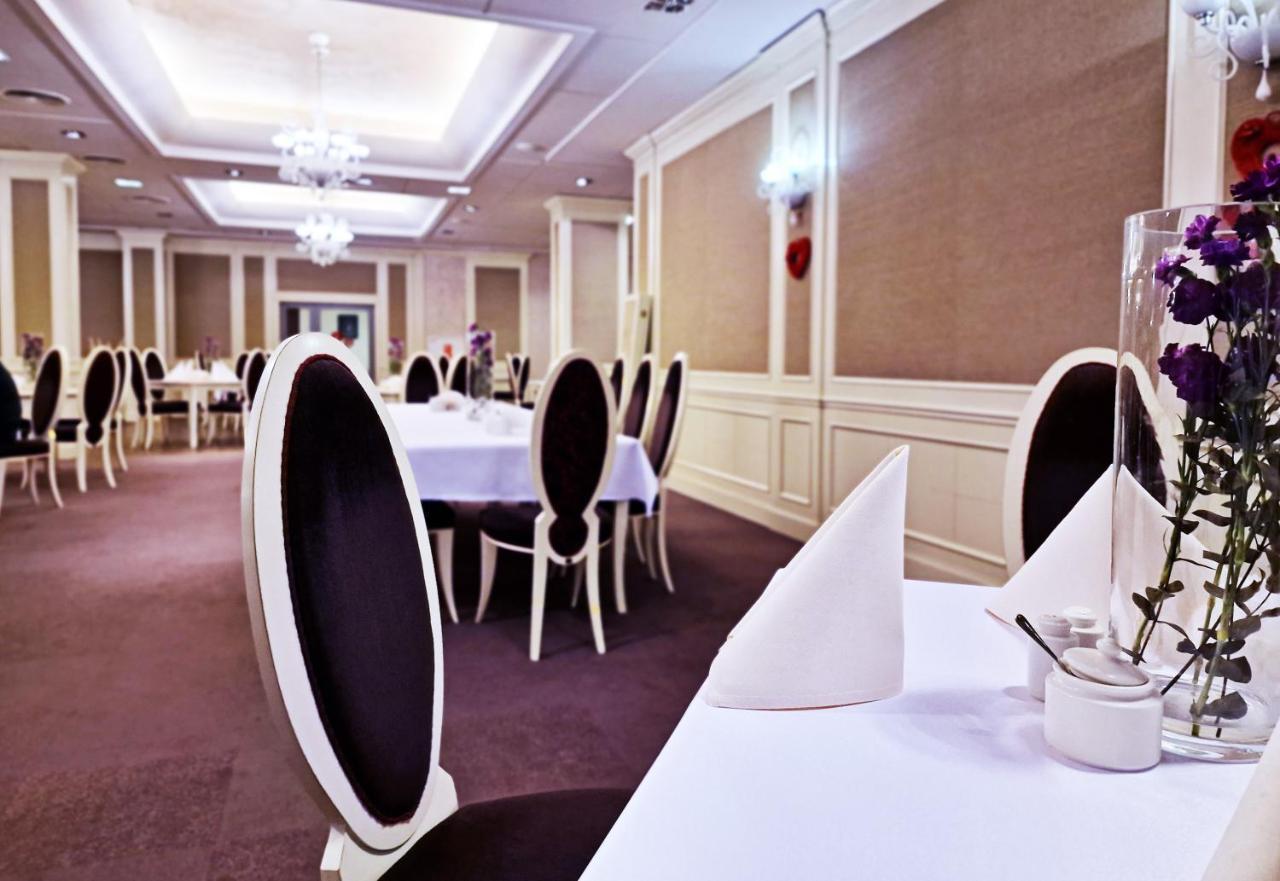Hotel Prezydencki 3-Star Rzeszów Esterno foto