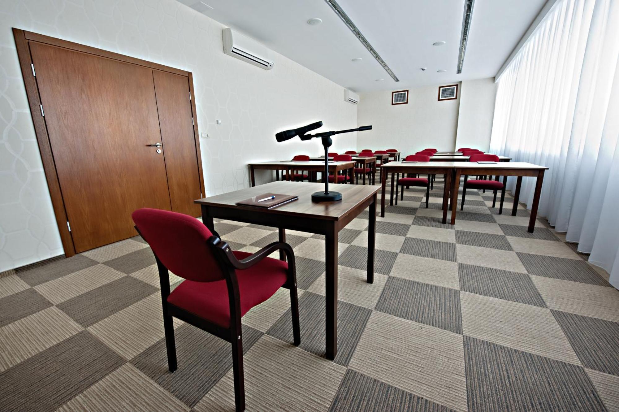 Hotel Prezydencki 3-Star Rzeszów Esterno foto