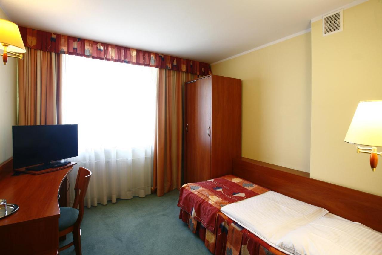 Hotel Prezydencki 3-Star Rzeszów Esterno foto